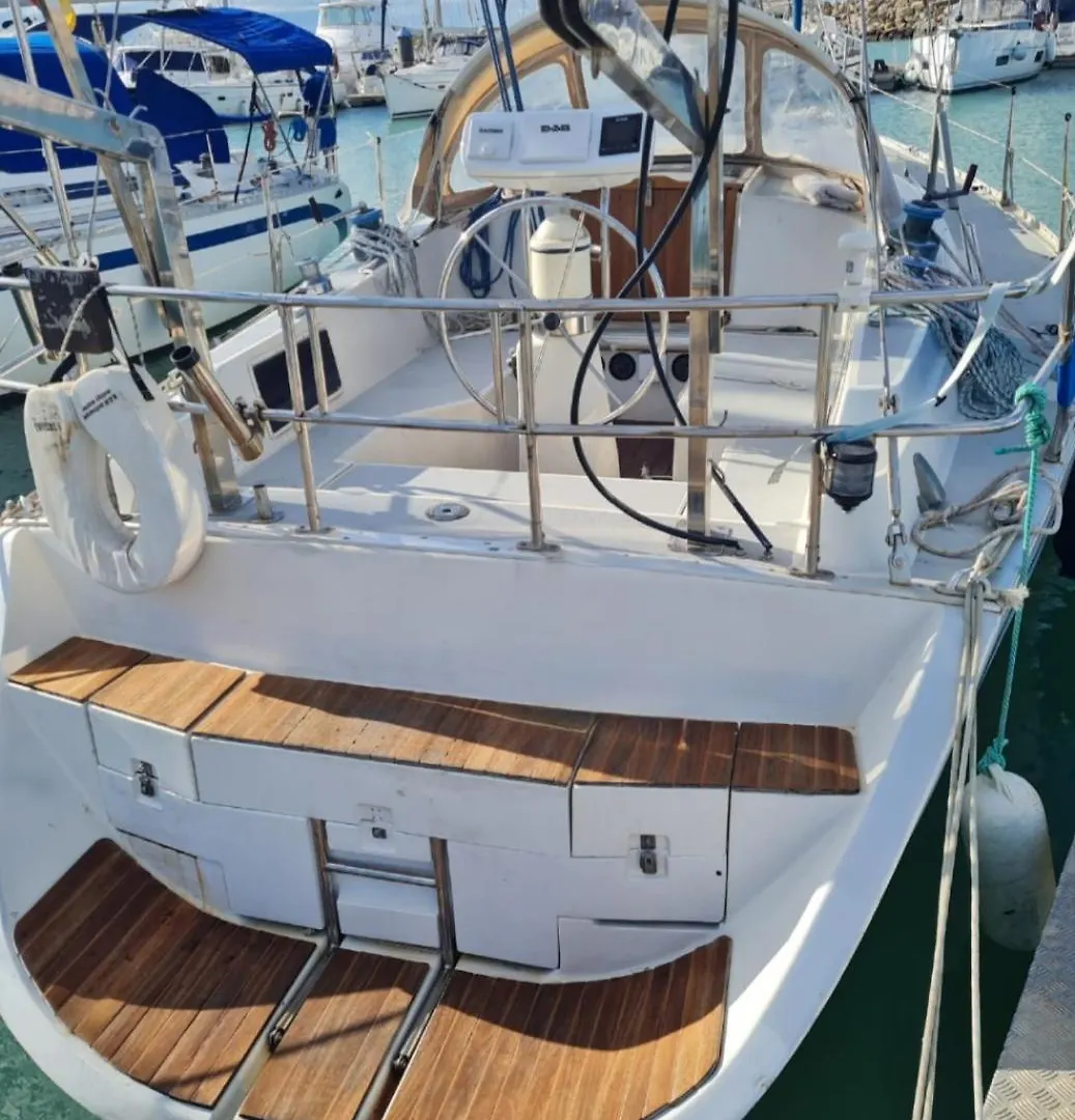 Botel Java Yate Rota